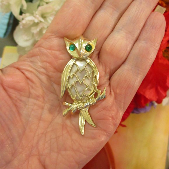 VINTAGE Silver Green MOP Owl Brooch ~ Mother of Pearl Glass Cabachon Silver Owl - Picture 7 of 12
